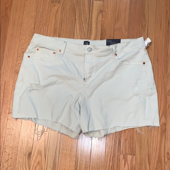 GAP NWT❗️5 Inch Denim Shorts - Picture 2 of 8